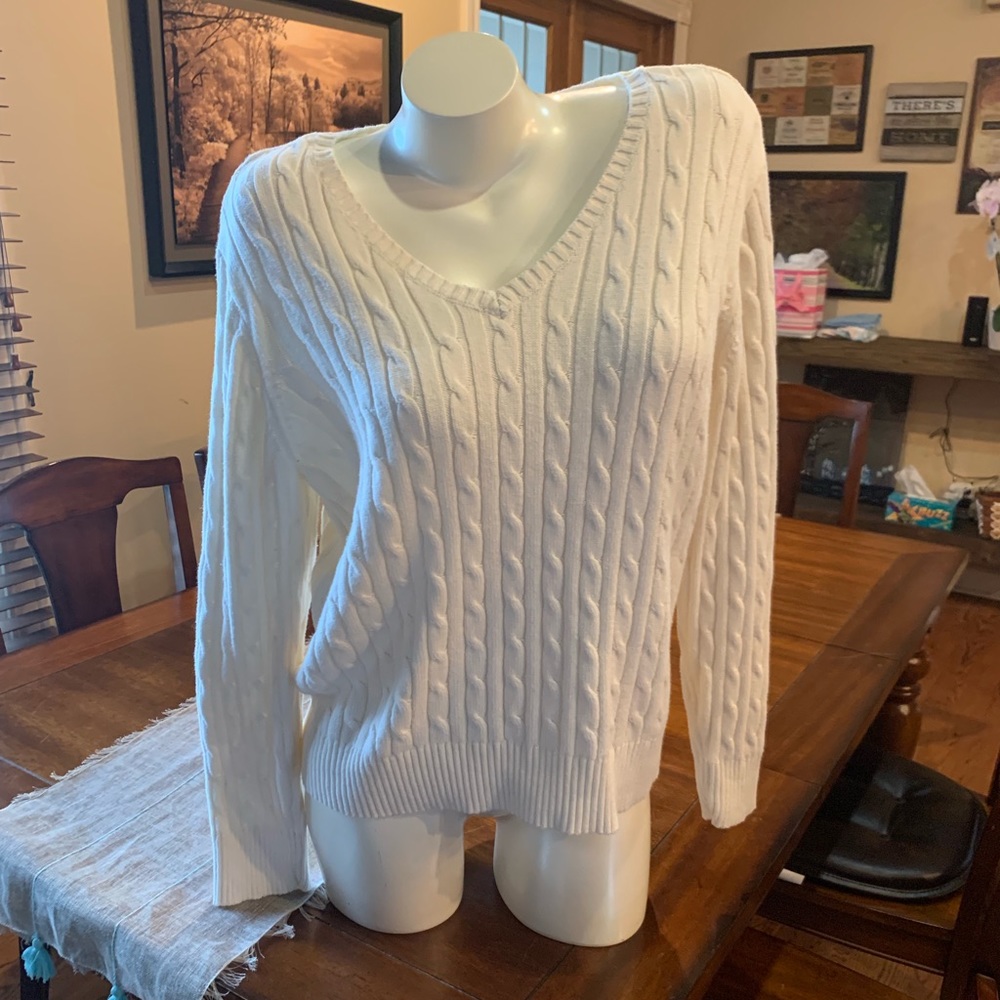 SOLD V-neck sweater - Picture 1 of 3